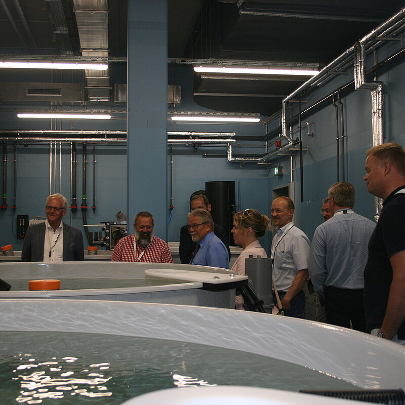 Menschengruppe beim Ausflug ins Thuenen Institut