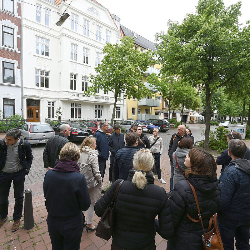 Besucher:innen des Goethequartiert bei einer Führung